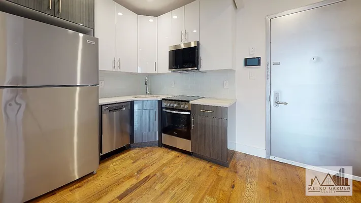 Rented by Metro Garden Realty NYC | media 39