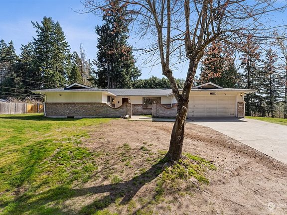 2nd image of 15519 Woodland Avenue E
