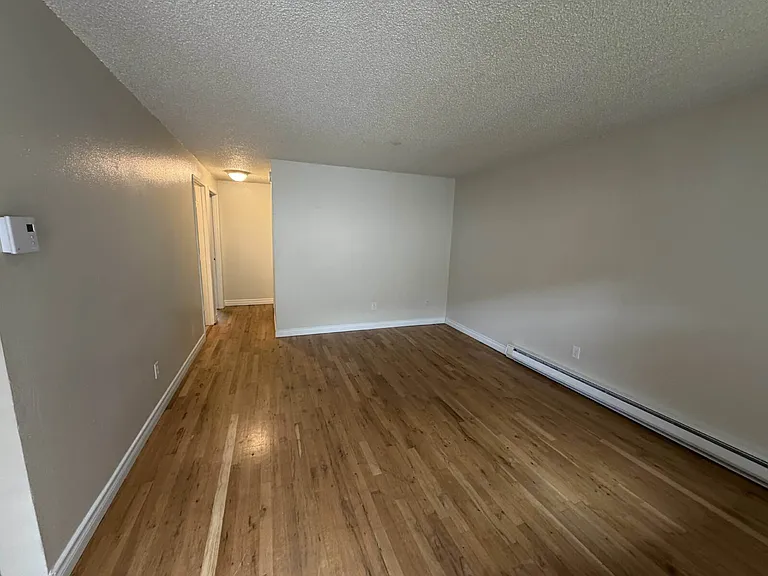 Shalamar Apartments — Photo 3