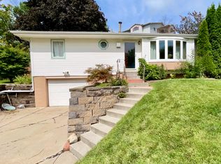 164 Crestmont Dr, Council Bluffs, IA 51503