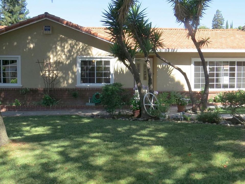 1st image of 14785 Whipple Ct