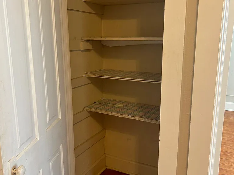 240 E New Hampshire Ave — Photo 27