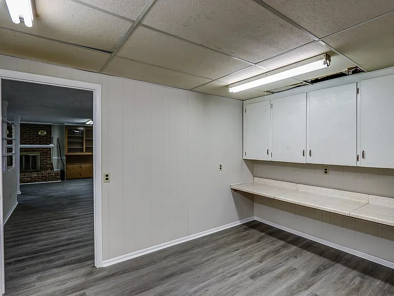 4295 Everett Rd — Photo 17