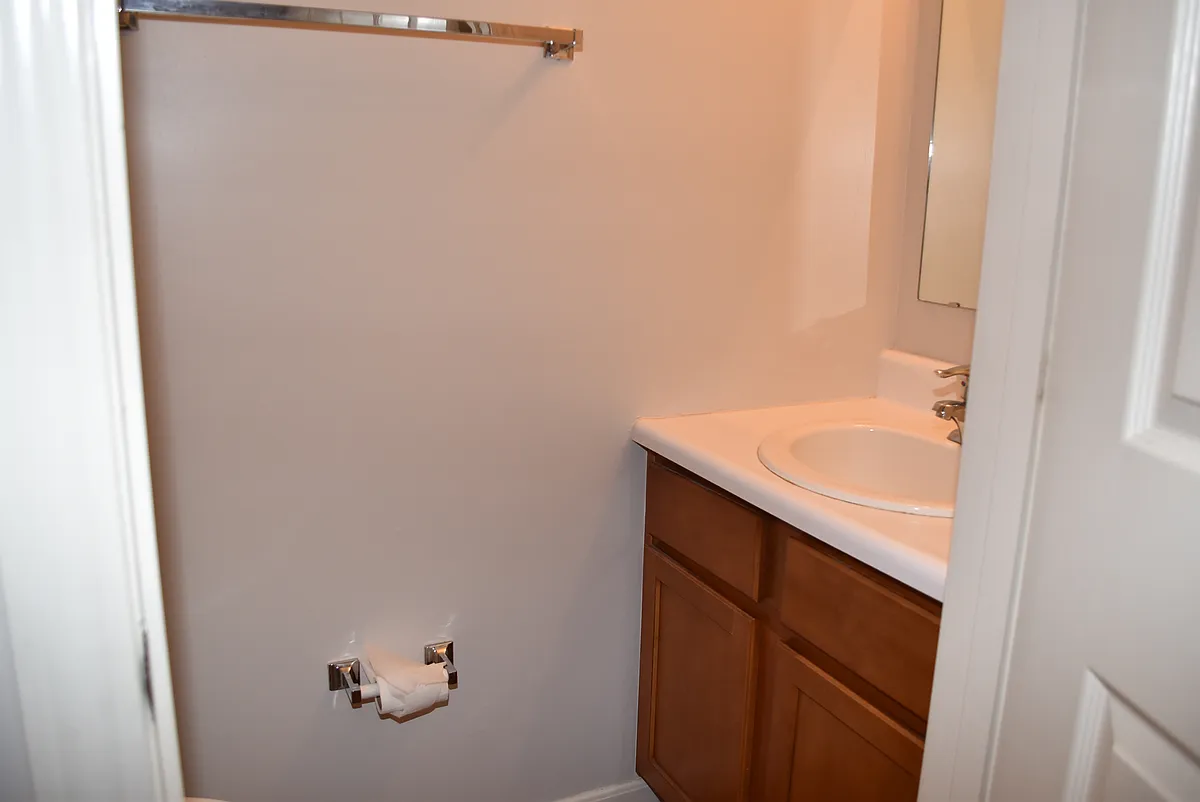 Building Photo - 3655 Thorngate Dr
