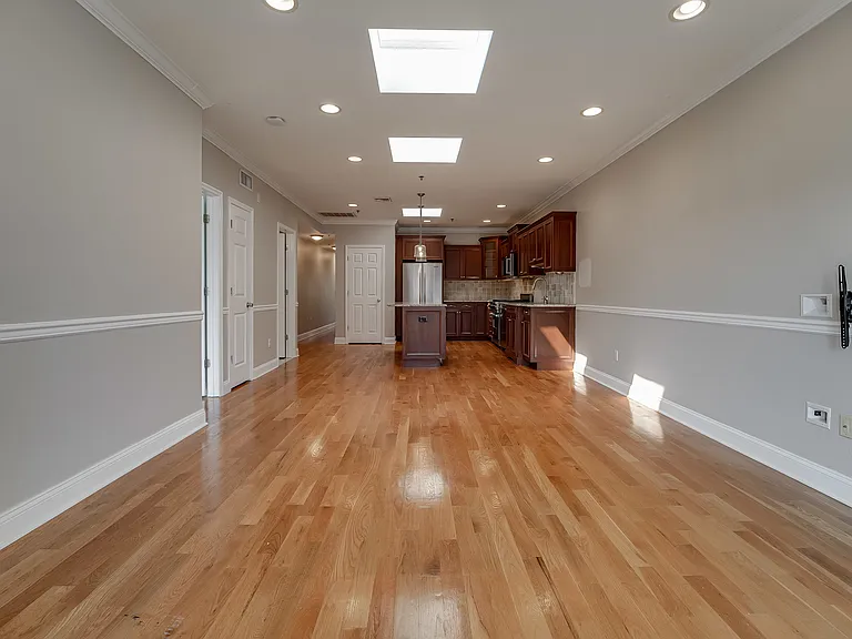 211 Madison St #4 — Photo 5