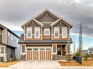 151 E Sundown Way, Cochrane, AB T4C 2M6