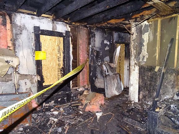 5th image of 443 S Winter St