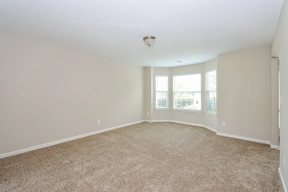 4 bed, 2.5 bath, 2964 sqft, $2,270 — Photo 4
