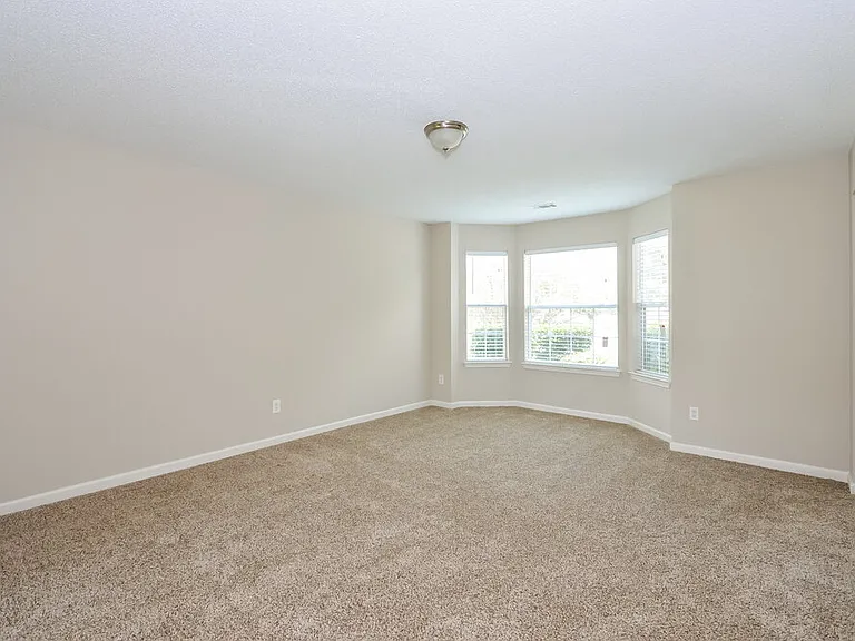 255 Hillside Oak Ln — Photo 4