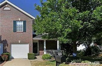 This 1.5 story unit offers 2 beds and 3 full baths, with a first