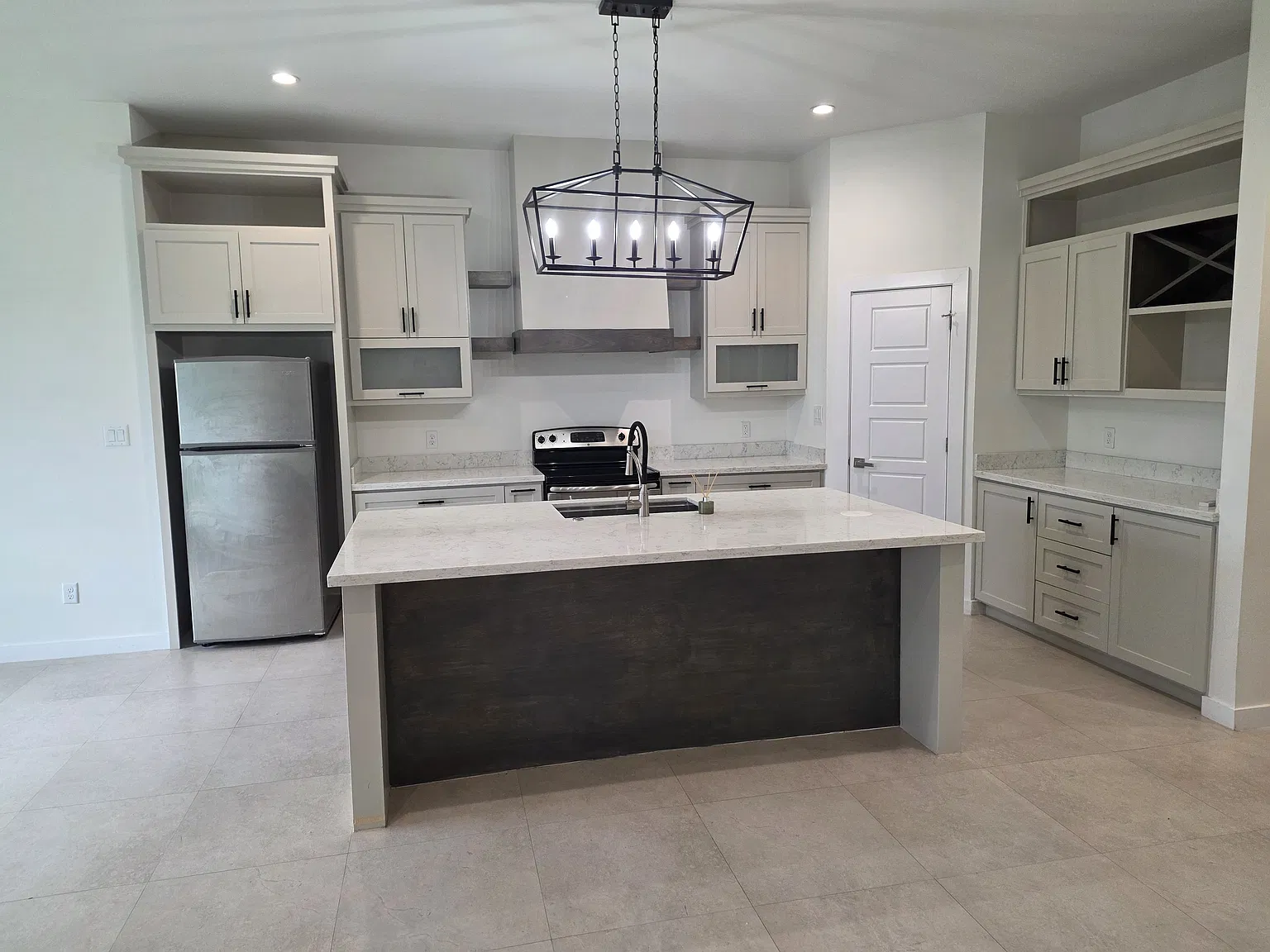 3 bed, 2.5 bath, 1780 sqft, $2,200 — Photo 3