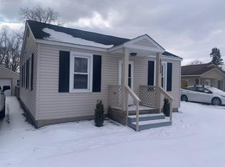 6533 Cloverton Dr, Waterford, MI 48329