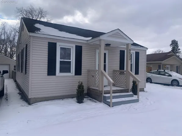 6533 Cloverton Dr, Waterford, MI 48329