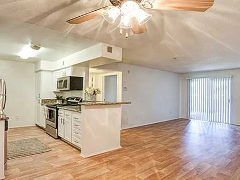 Waterstone Alta Loma Apartments — Photo 20