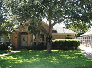 6204 Summergrove Dr, Arlington, TX 76001