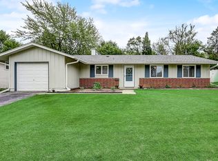 6417 Clark Dr, Woodridge, IL