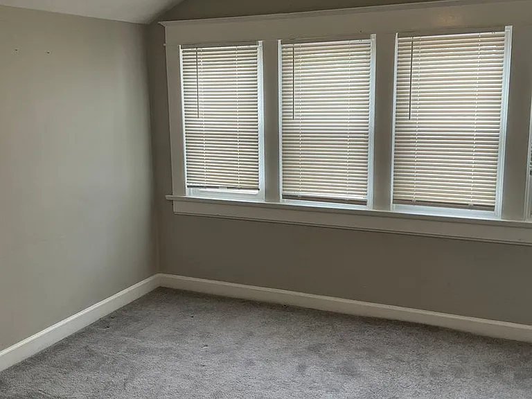 222 S Center St — Photo 16