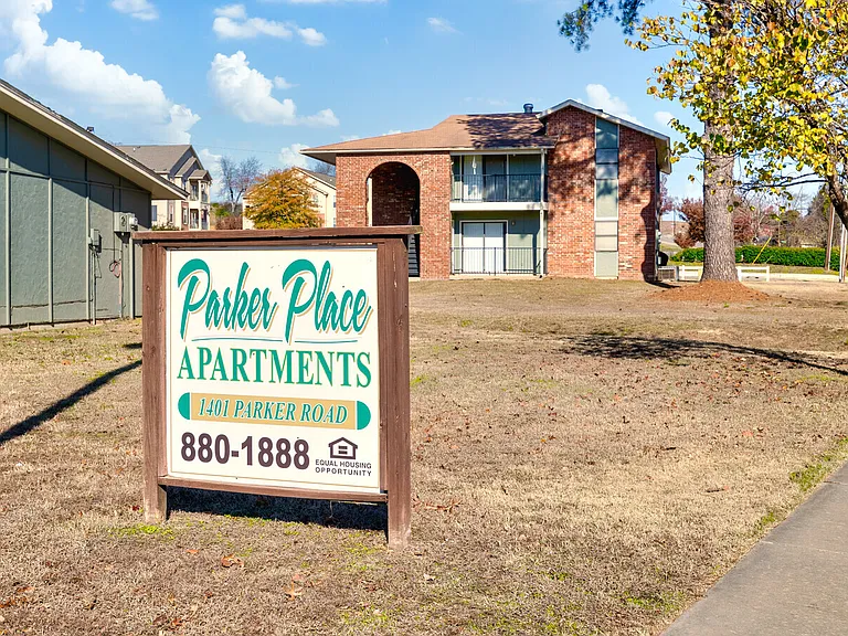 Parker Place Apartments — Photo 10
