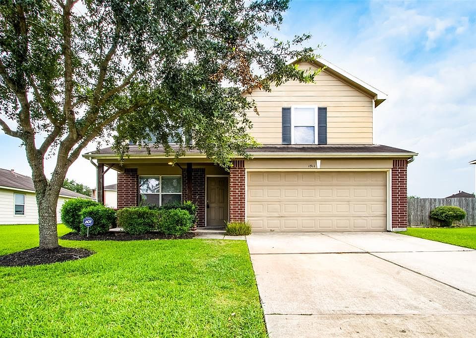1st image of 1911 Serenata Ln
