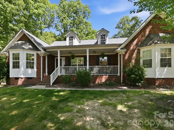 210 Locust Ct, Indian Trail, NC 28079