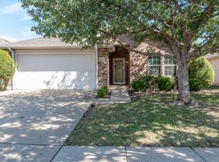 16424 Cowboy Trl, Justin, TX 76247