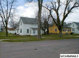 490 2nd Ave SE, Wells, MN 56097