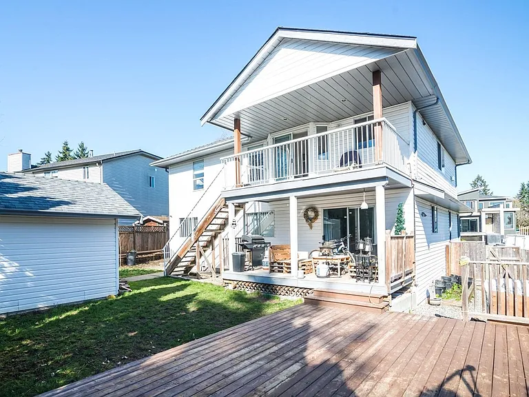 60a Ave — Photo 13