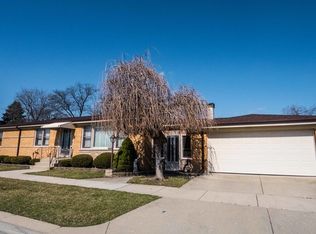 7301 N Nora Ave, Niles, IL 60714
