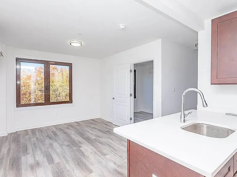 28A Lawton St #4F — Photo 1