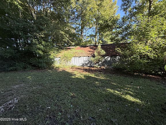 5th image of 1946 Paradise Road