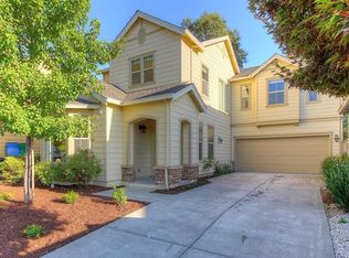2744 Rochele St, Santa Rosa, CA 95403