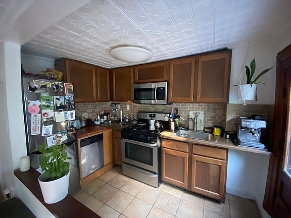 4th image of 310 Clermont Ave APT 4B