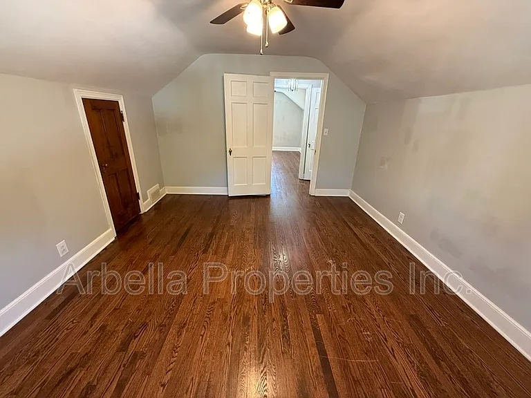 1437 Valley St — Photo 18