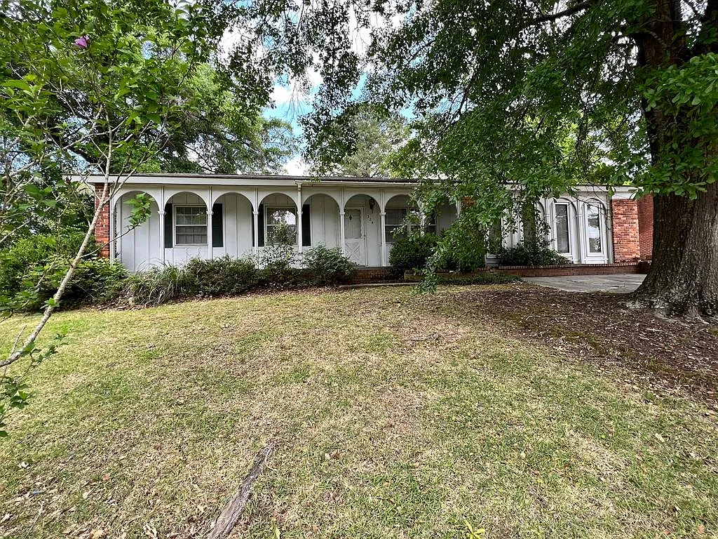 3 bed, 2.5 bath, 1684 sqft, $135,000 — Photo 1