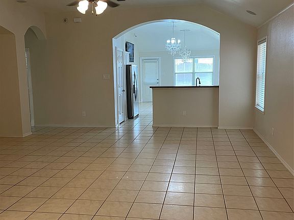 4th image of 1004 Concan Dr