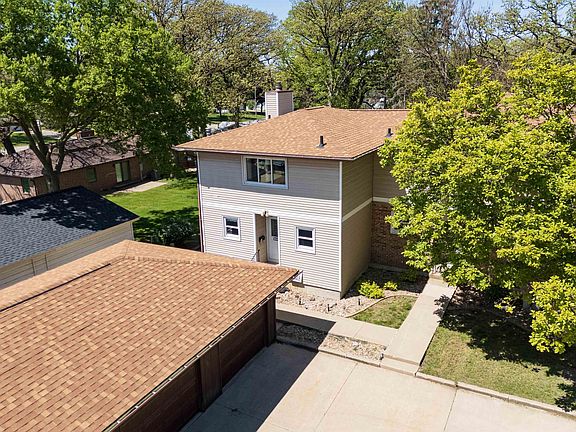 3rd image of 2122 Bicentennial Dr