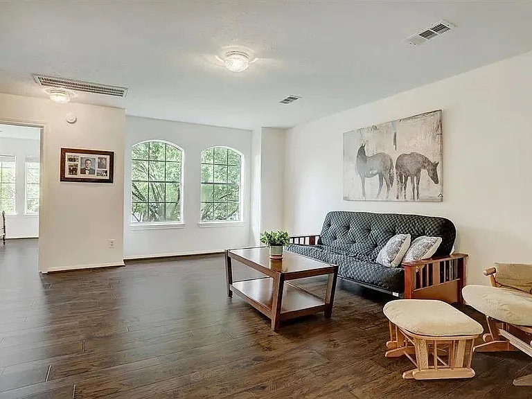 635 Presley Way — Photo 18