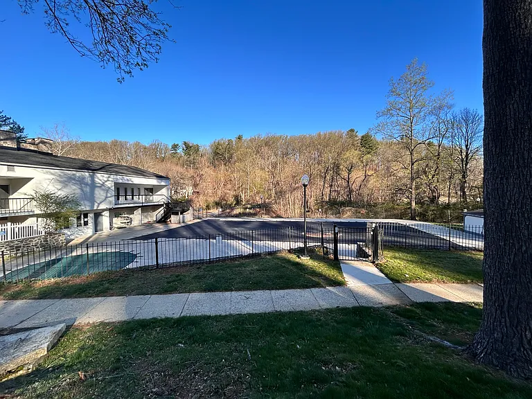 215 E Chelsea Cir — Photo 10