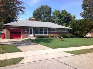 23815 Schroeder Ave, Eastpointe, MI