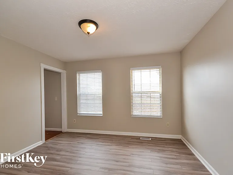 5456 Shady Meadows Dr — Photo 7
