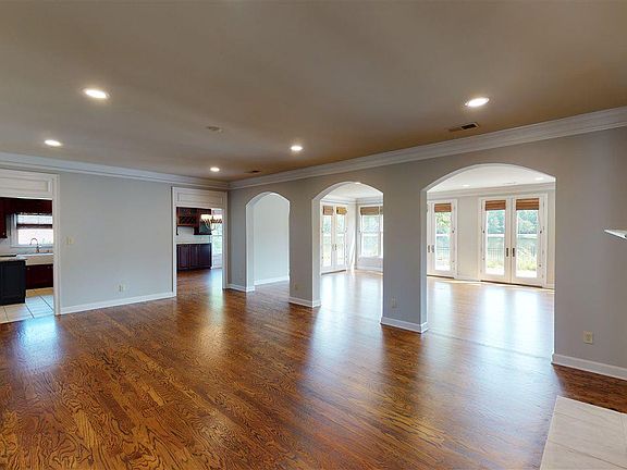 3rd image of 2224 Lake Page Dr