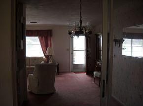 4th image of 66 S Lincoln Ave