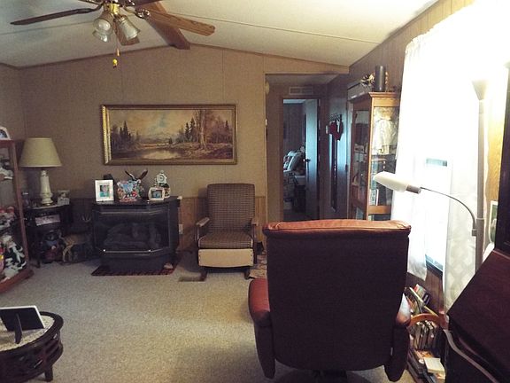 4th image of 1065 Primrose Ln