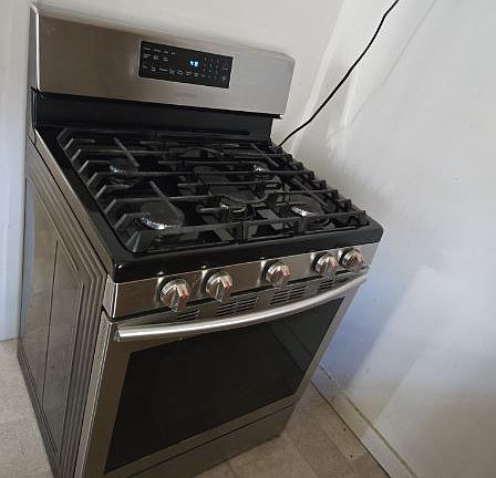5th image of 95 W Hollis St #1