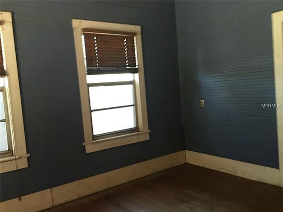 5th image of 800 E Lambright St