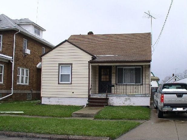 1st image of 2950 Denver Ave