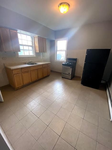 1st image of 148 N 6th St Floor 2
