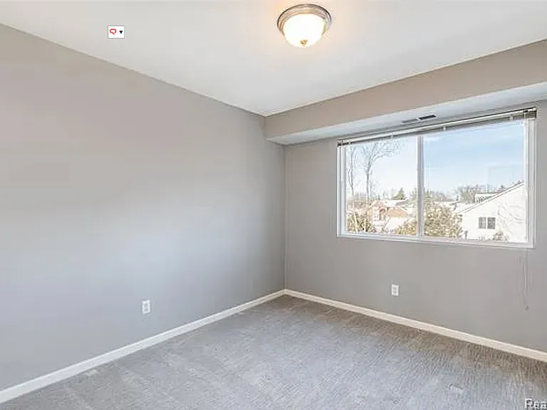 1097 Foxboro #31 — Photo 19