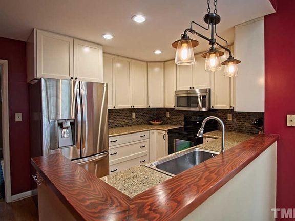 5th image of 431 Tall Oaks Dr