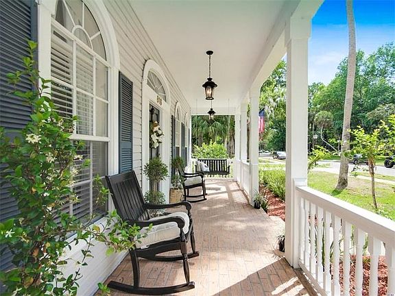 5th image of 816 Sweetwater Island Cir